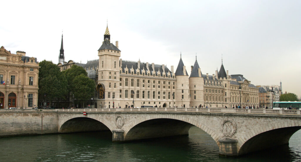 Paris Pont Neuf mit Conciergerie