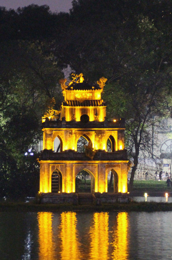 Schlangenturm Hanoi Hoan Kiem See