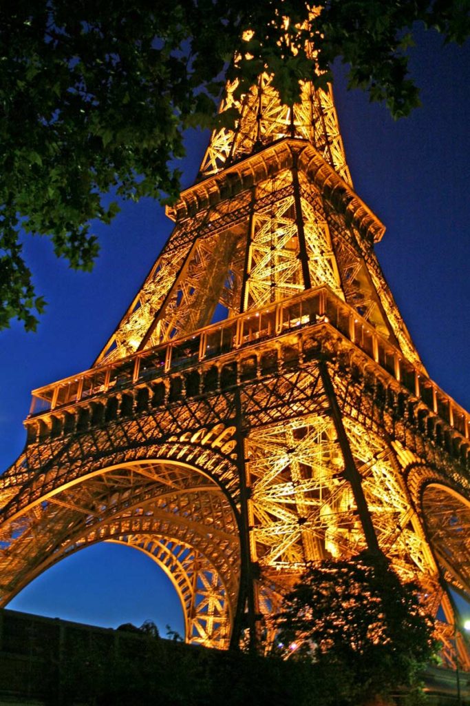 Eiffelturm bei Nacht