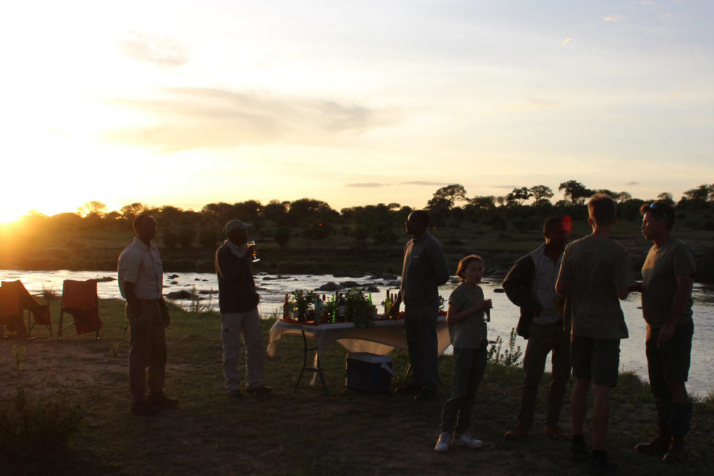Sundowner am Mara