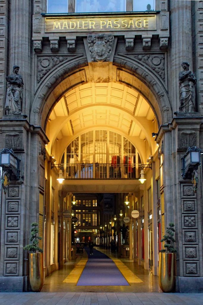 Mädlepassage am Abend