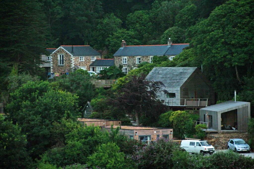 Blick auf Treth House vom Costal Path