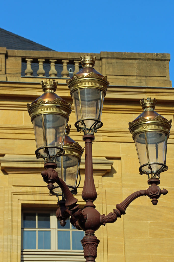 Leucher Place des Armes
