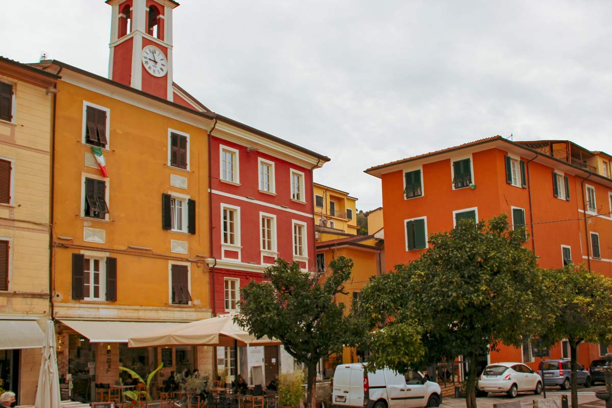 Massa Versilia Bar am Aranci Platz