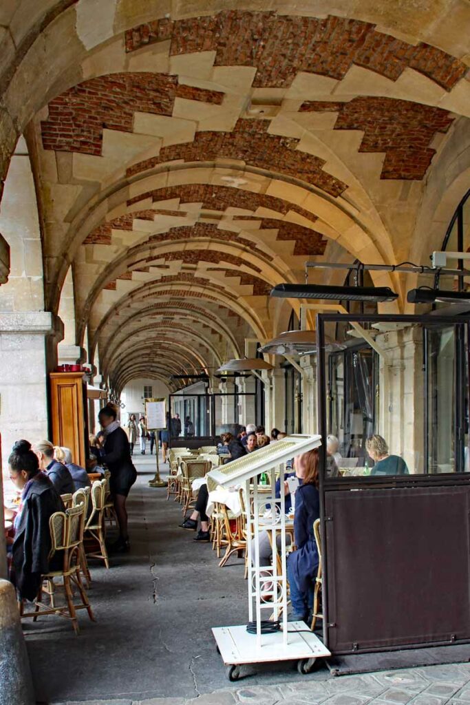 Paris pLace de Vosges