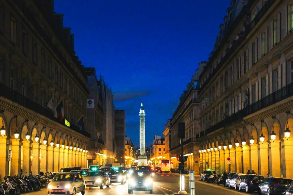 Place Vendome bei Nacht Paris
