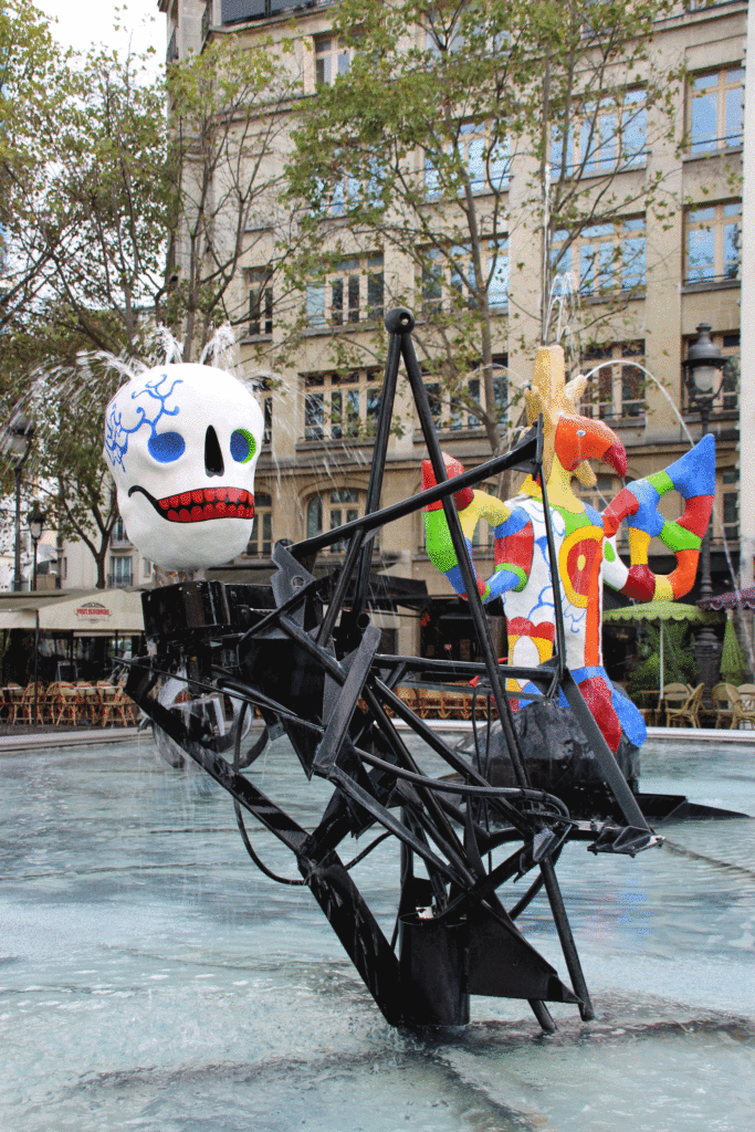 Tingueli Brunnen Paris