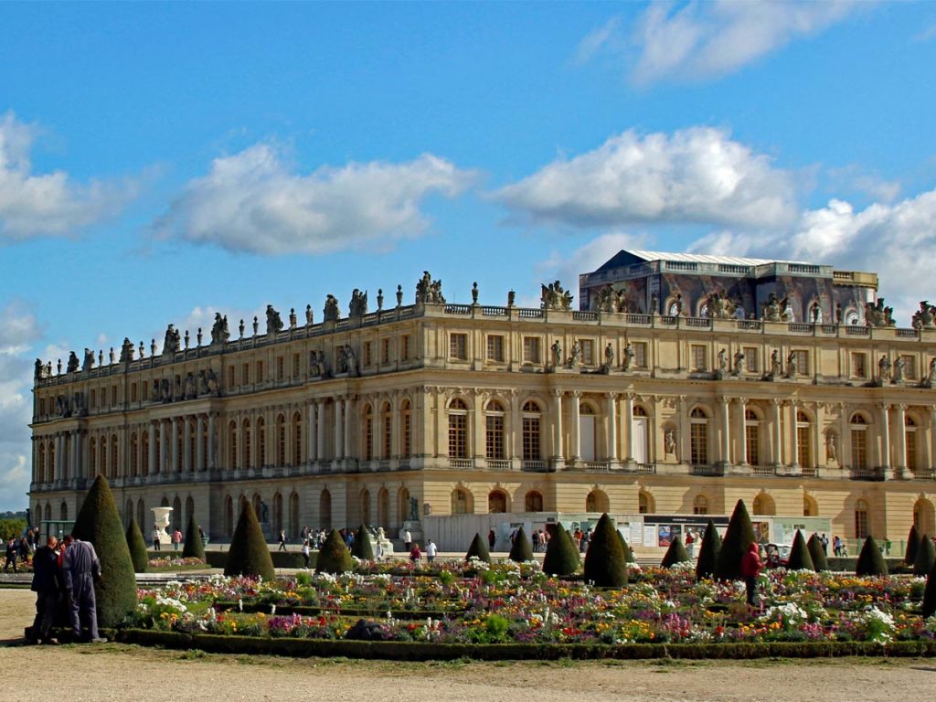 schloss aus sicht des Gartens