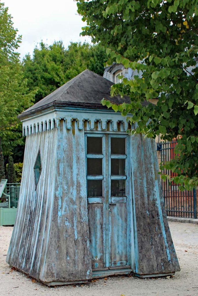 Wachbude im Park Versaille