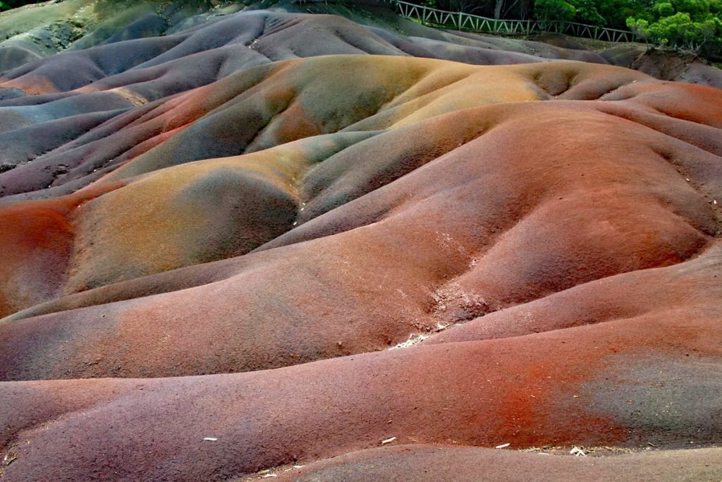 Nahaufnahme sieben Farbige Erde Mauritius