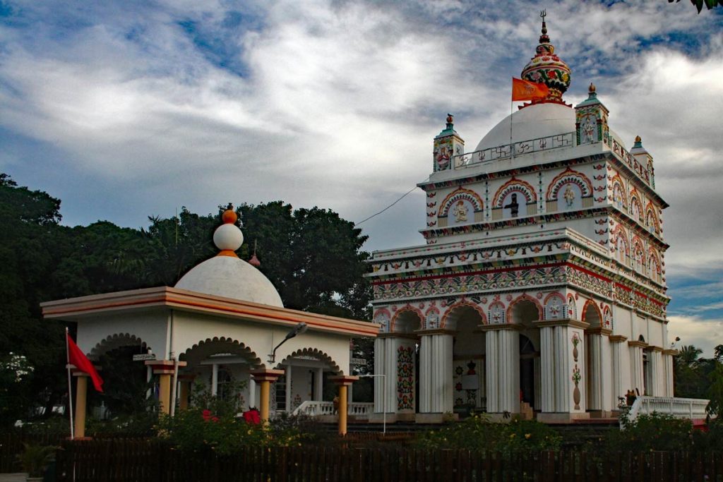 Shiva Tempel Triolet Vollansicht