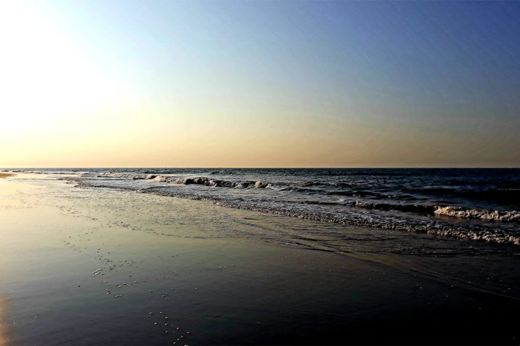 Sonnenuntergang am Meer in Holland