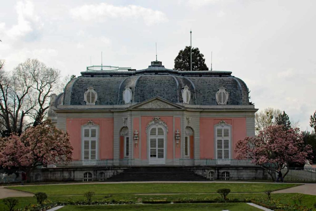 Seitenansicht Schloss benrath