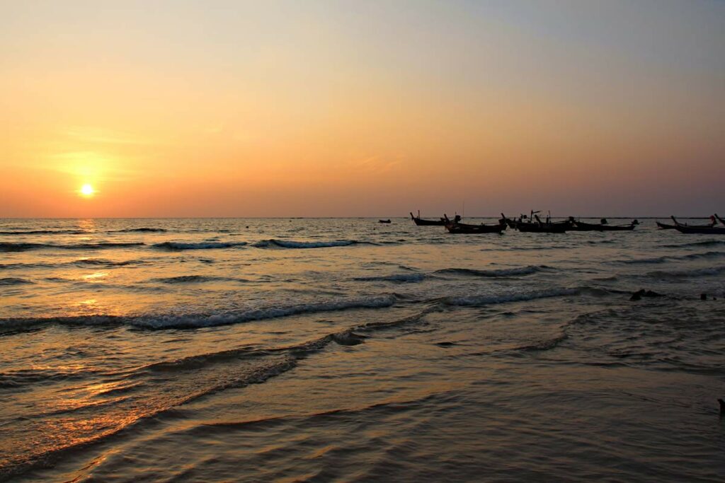 Boote Nai Yang Beach