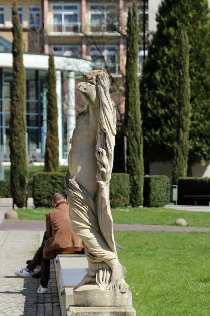 Figur im Bäderviertel