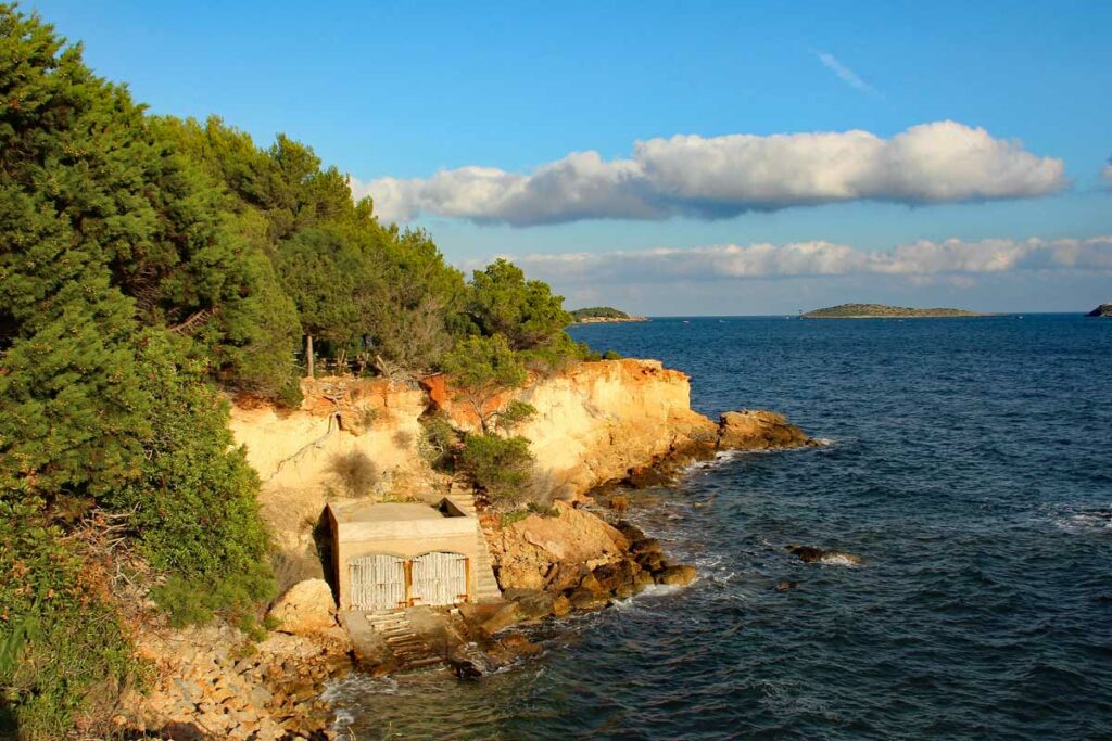 Auf dem Küstenwanderweg Cala Pada