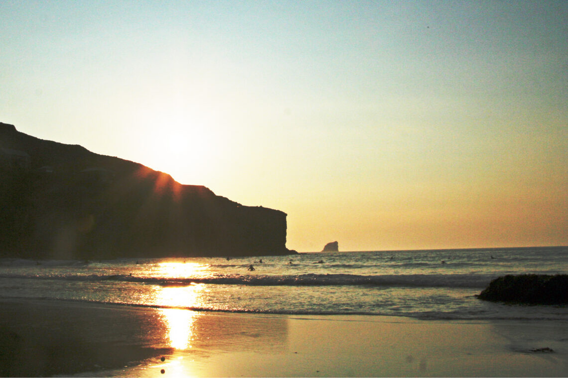 Küste im Sonnenuntergang