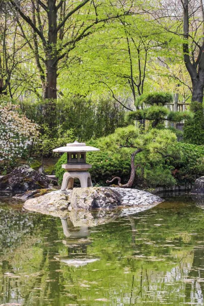 Steinlarterne Japan Deutschland Bonn Jap. Garten