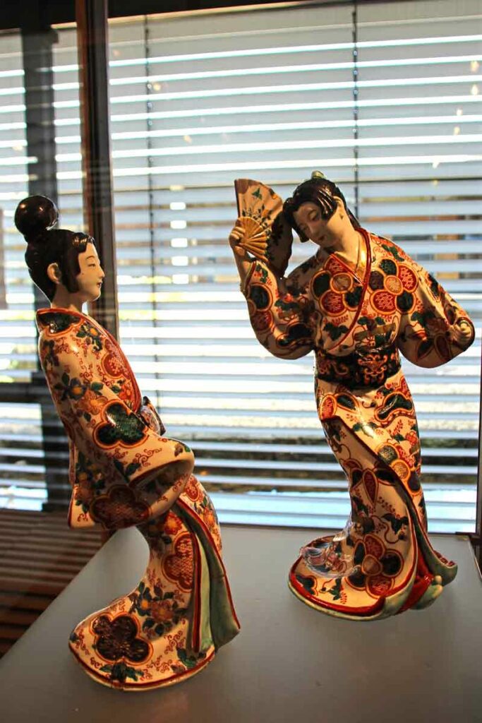 Japansiche Porzelanfiguren