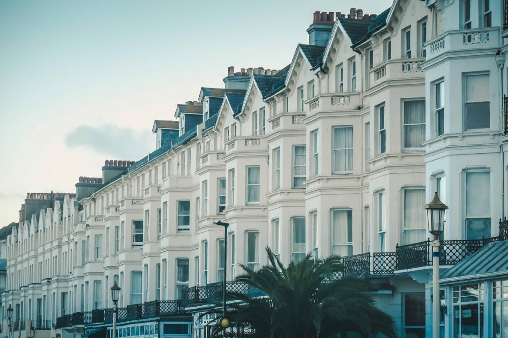 Häuser an der Promenade von Eastbourne
