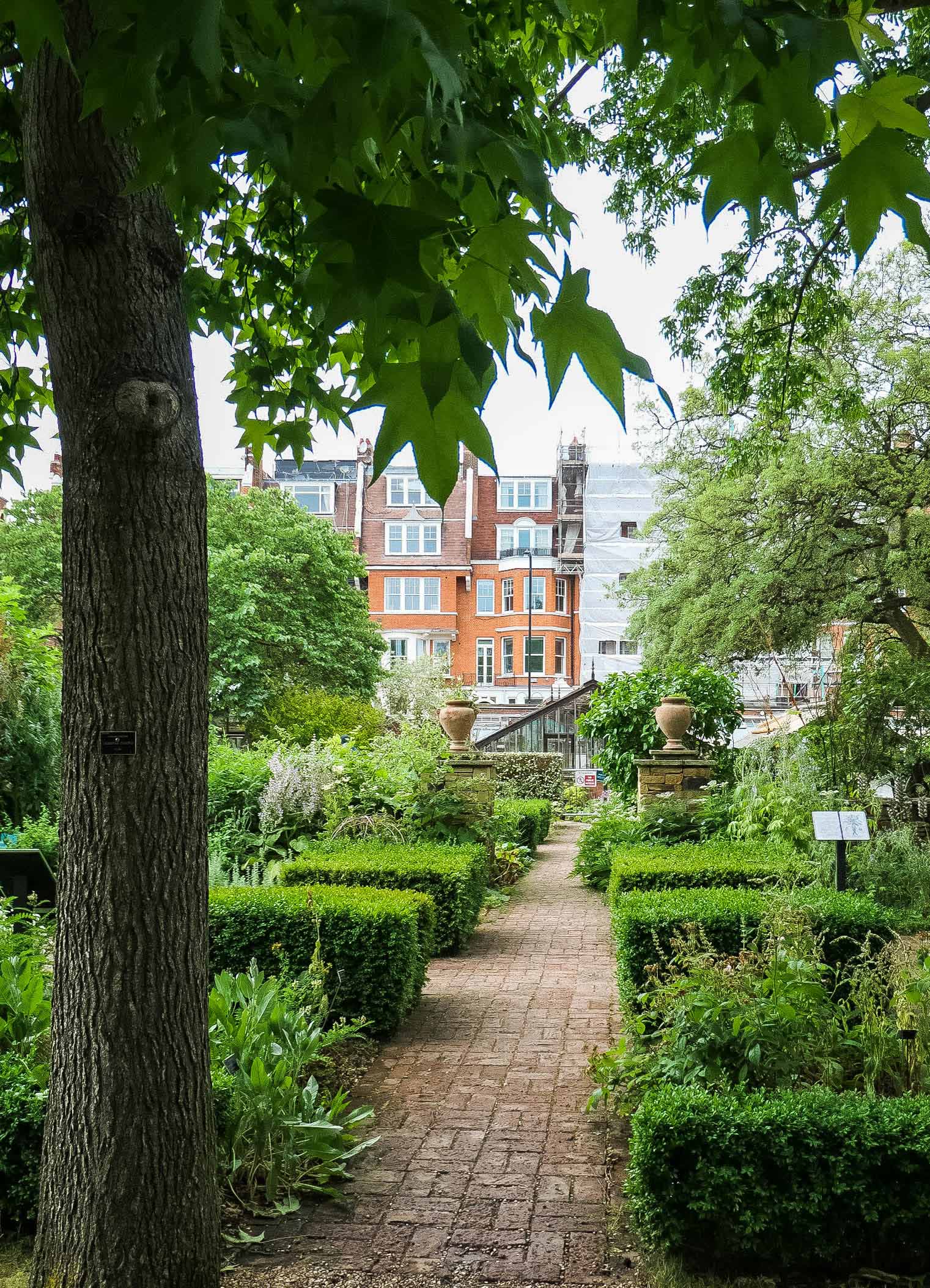 Garten mit Formbeeten