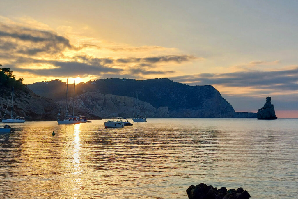 Sonnenuntergang in der Cala Beniras