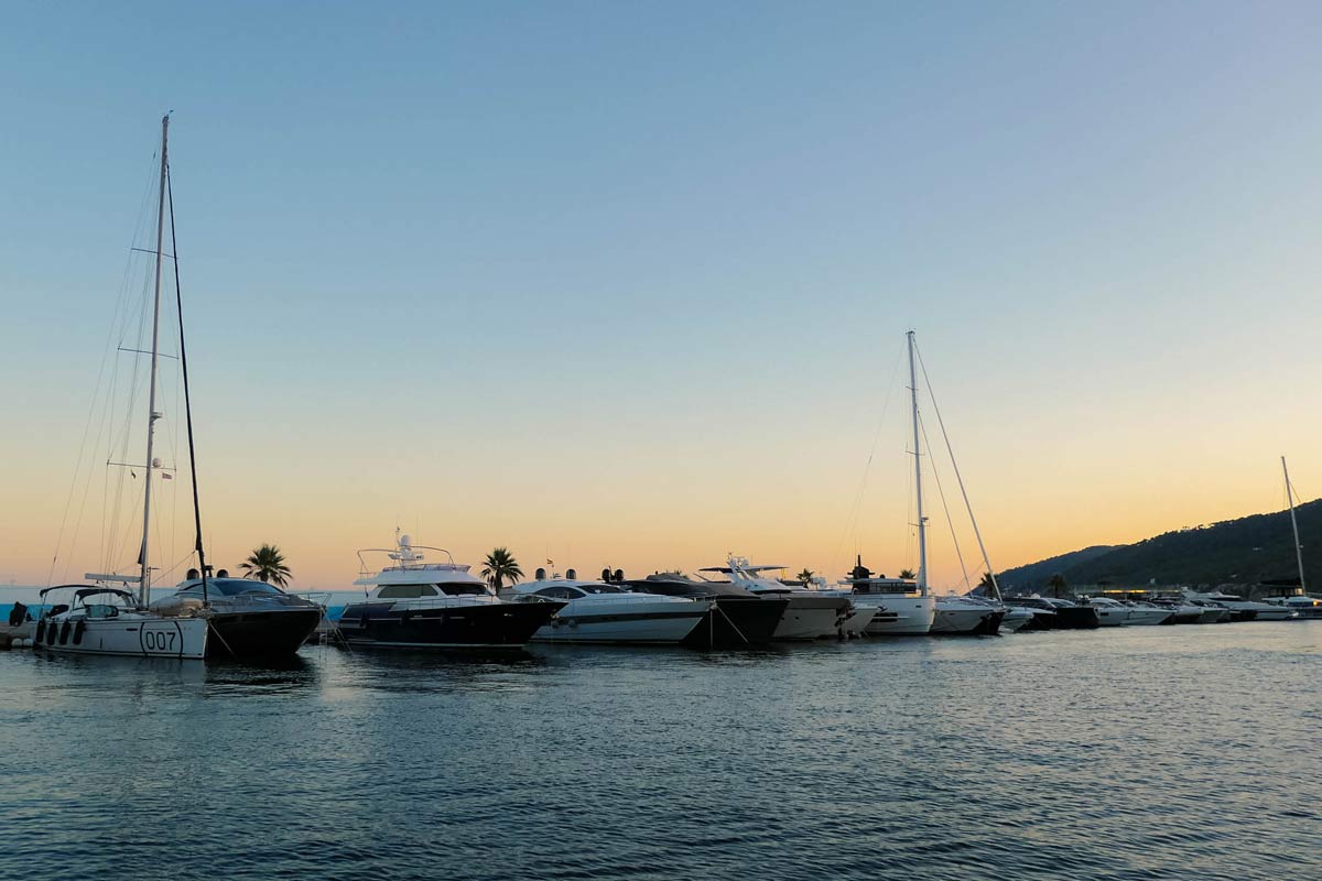JAchten im Hafen von Santa Eularia Ibiza