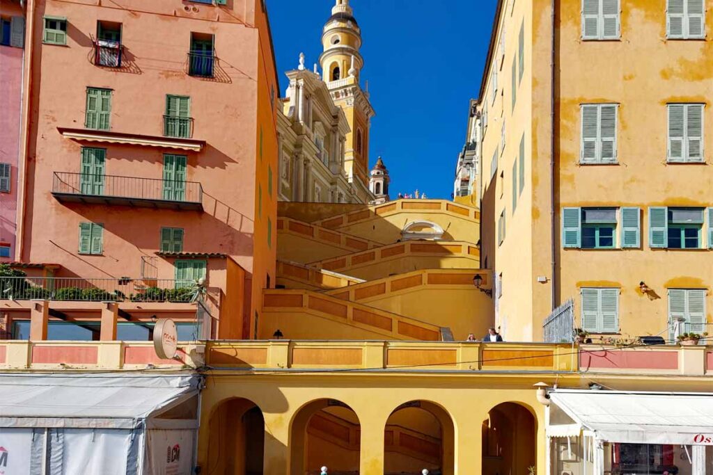 Treppe in der Alstadt von Menton