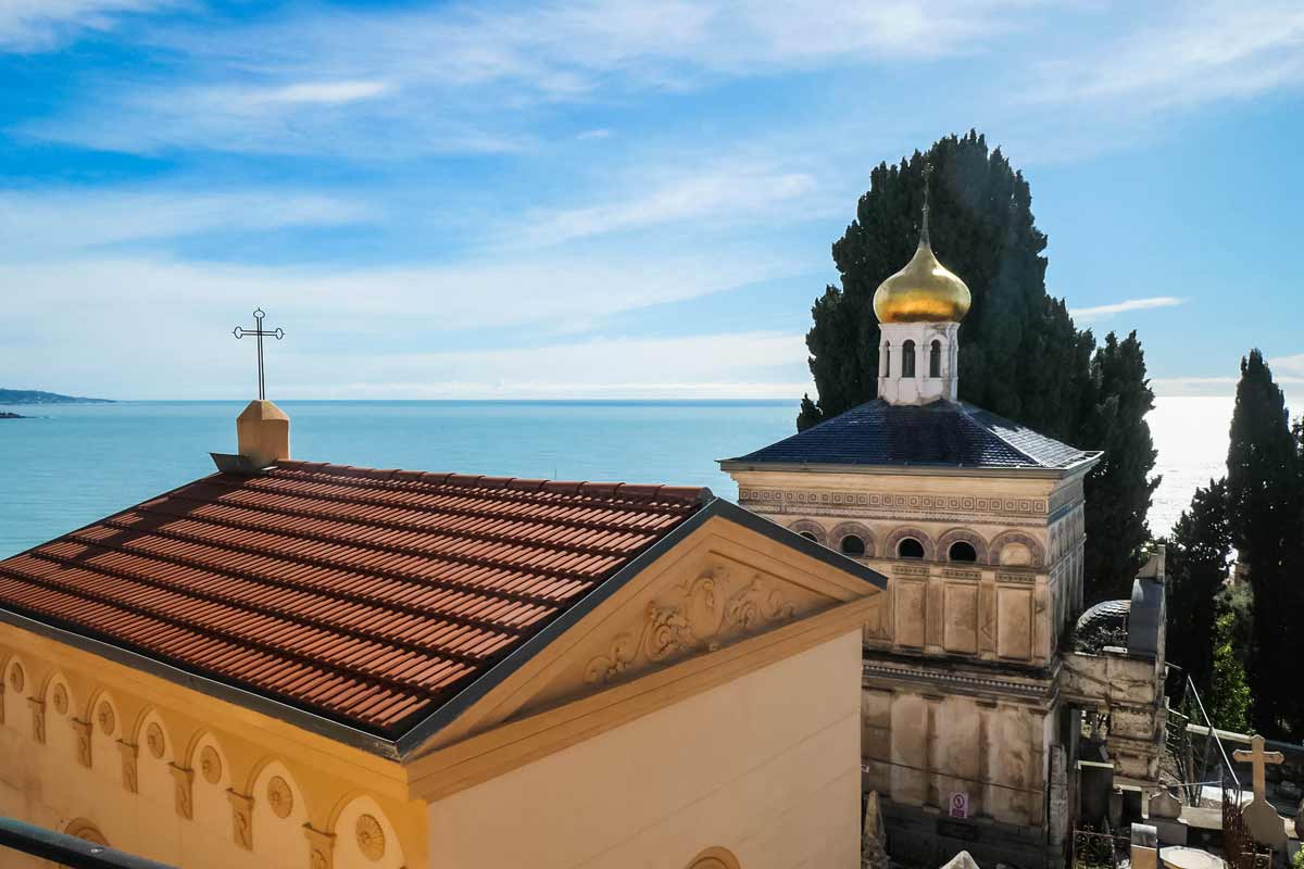 Blick vom Friedhof aufs Meer