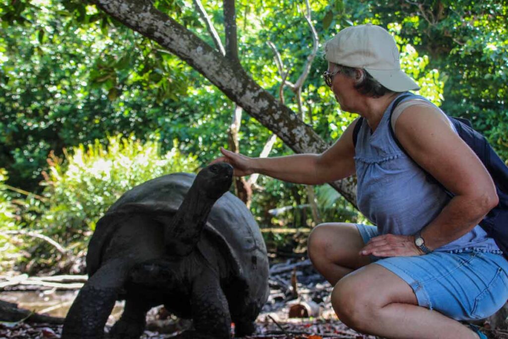 Christiane mit Schildkröte