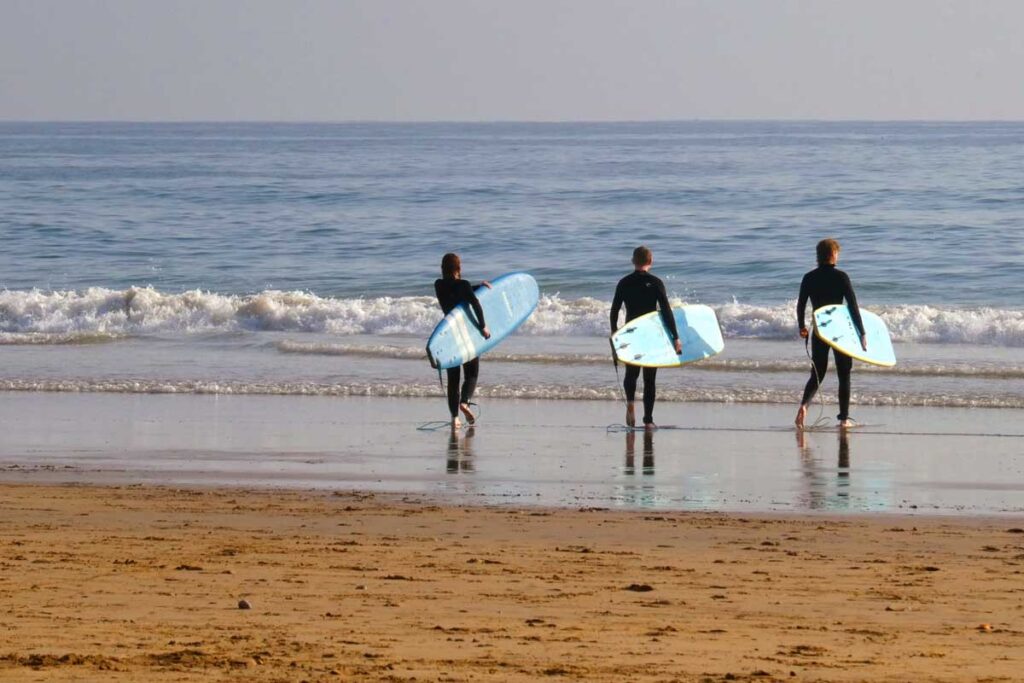 Surfer am Taghazout beach