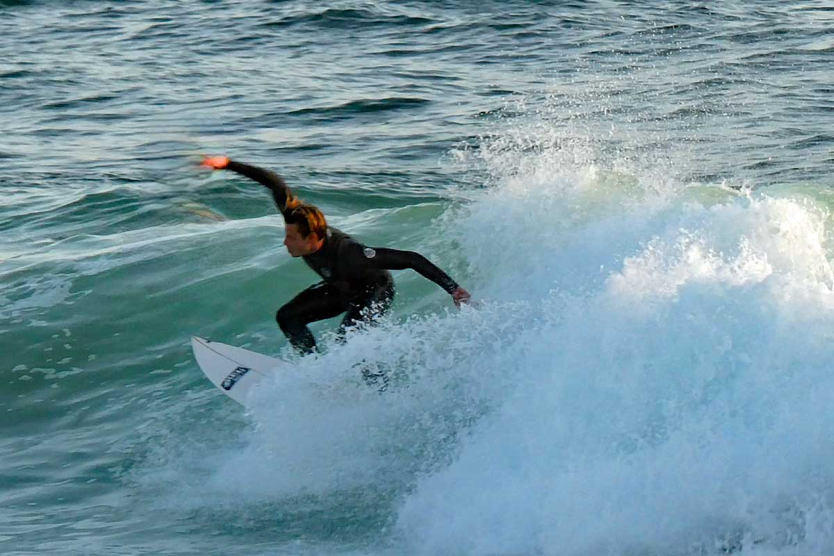 Surfer am Anchor Point Taghazout
